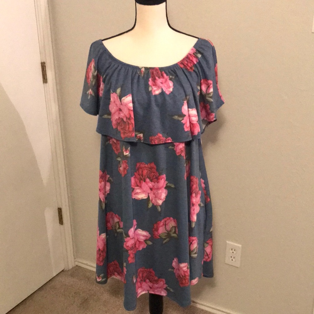 Lucky & Blessed dress/tunic, size M. Can comfortably fit L/XL though.